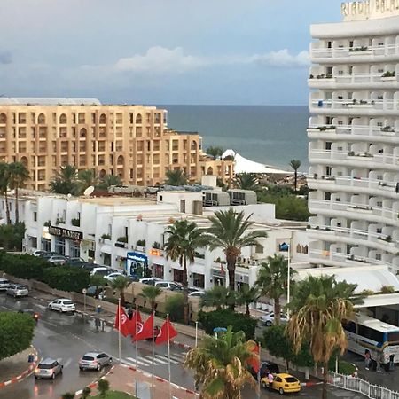 Sousse Corniche Taib Mhiri Roadin Front Of Riadh Palm Hotel Exterior foto